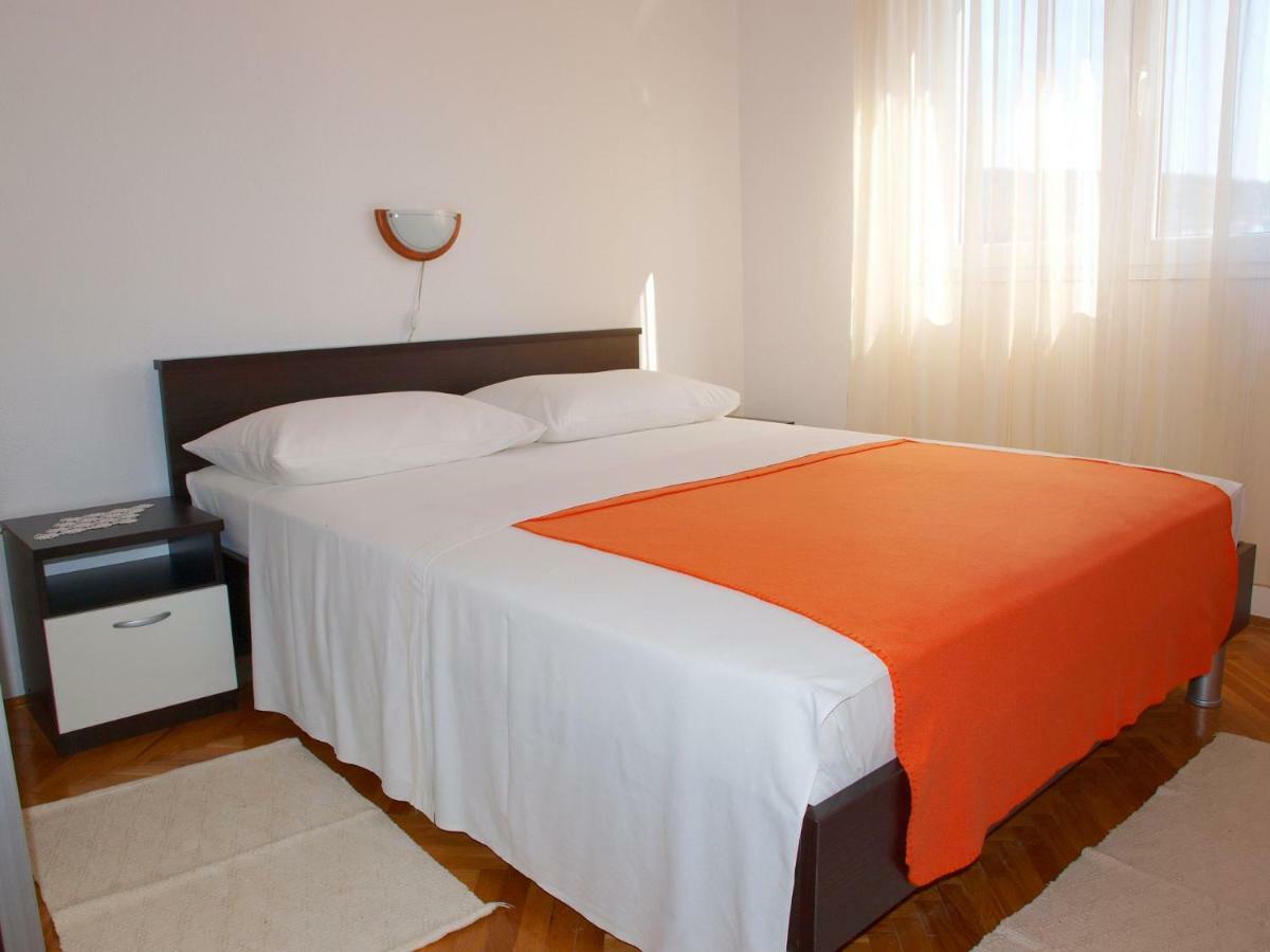 Apartments Mirja - 100M From The Beach & Parking Trogir Kültér fotó