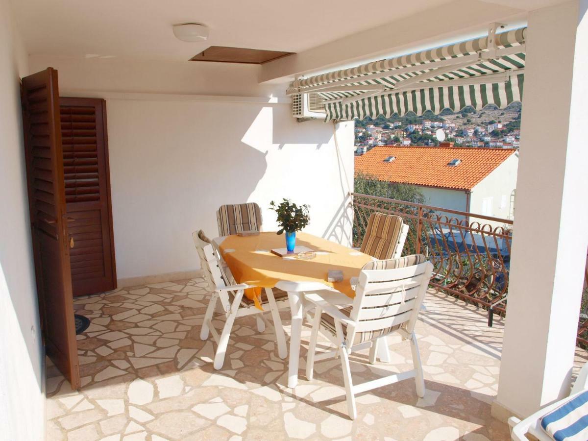 Apartments Mirja - 100M From The Beach & Parking Trogir Kültér fotó
